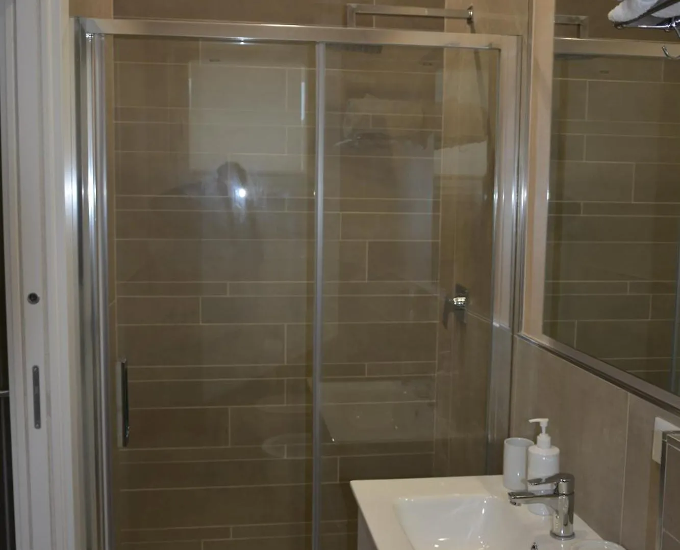 Guest house Camere Lavigna Di Nardi Maria Carrara Italy