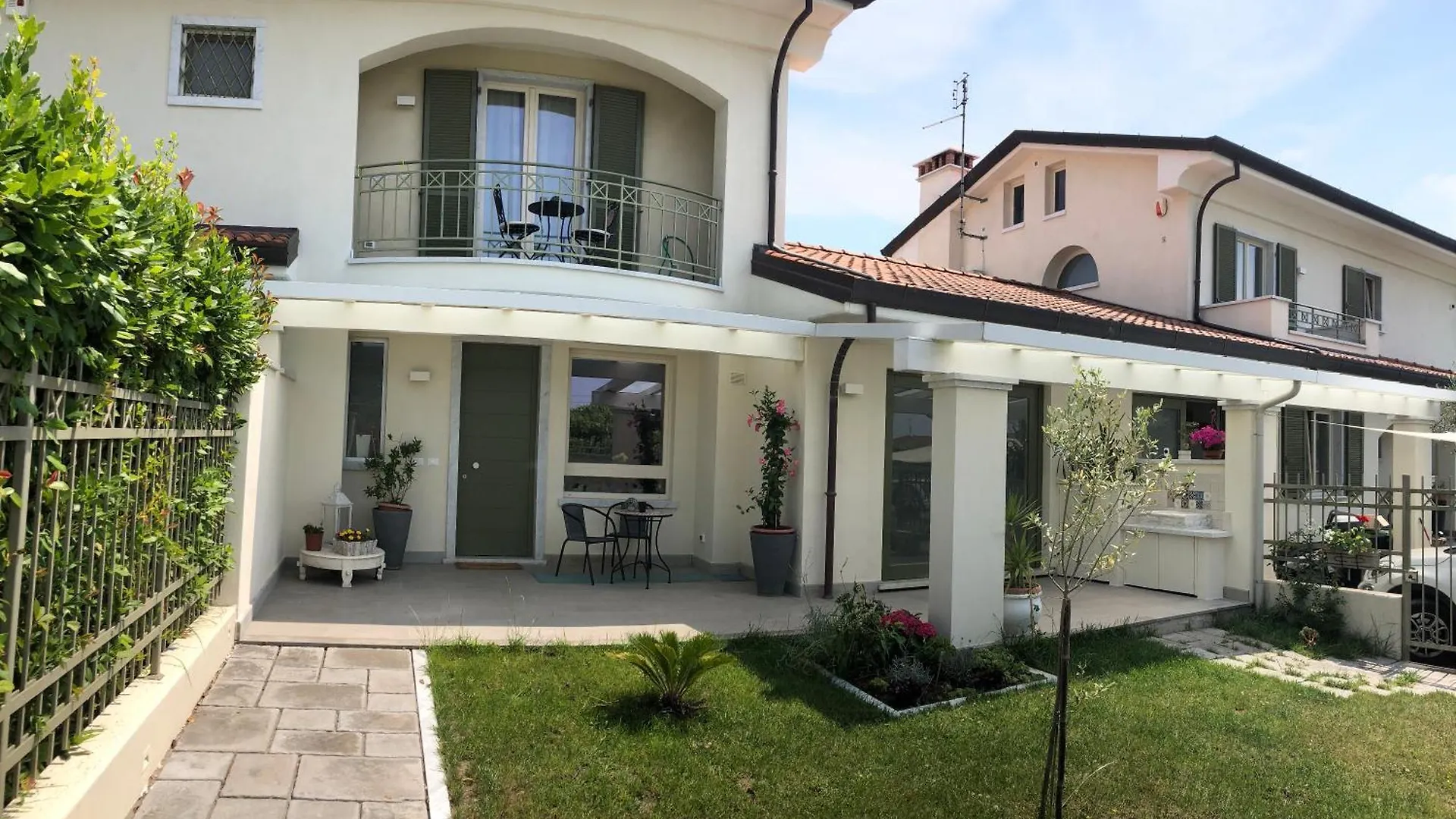 Camere Lavigna Di Nardi Maria Carrara 0*,