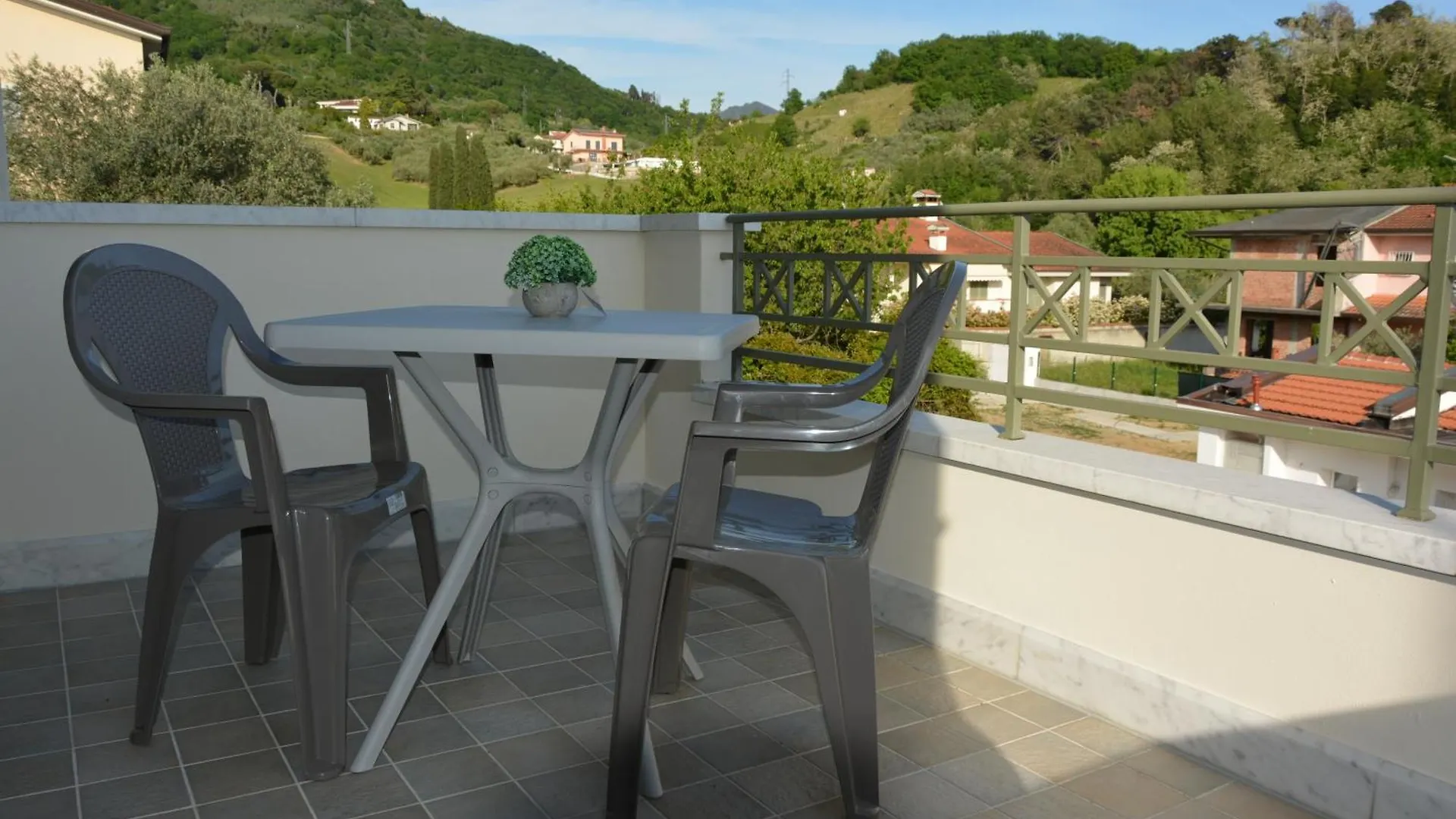 Camere Lavigna Di Nardi Maria Carrara Guest house