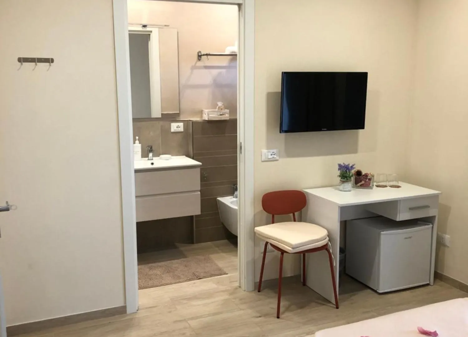 Camere Lavigna Di Nardi Maria Carrara 0*,  Italy