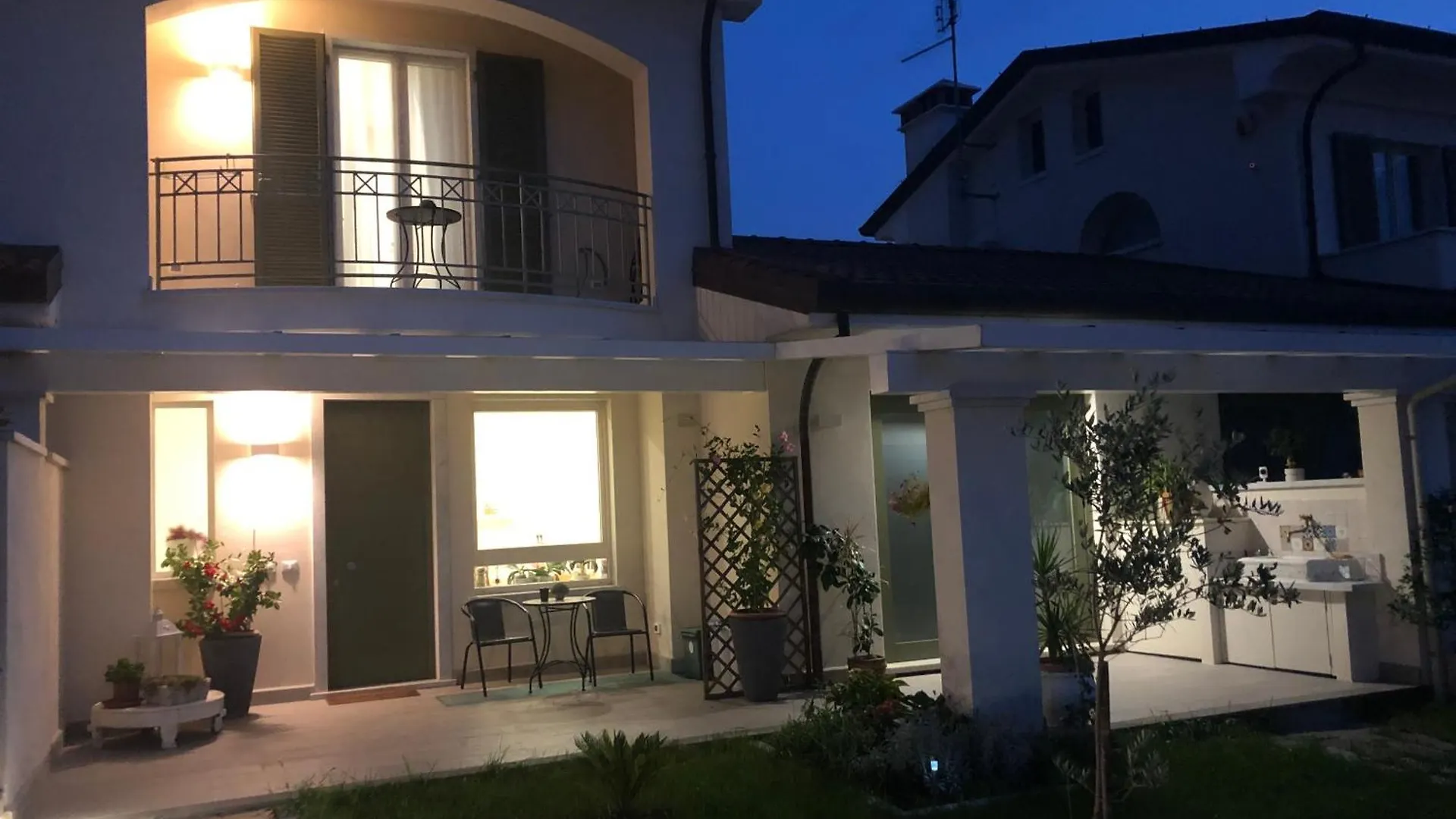 Camere Lavigna Di Nardi Maria Carrara Guest house
